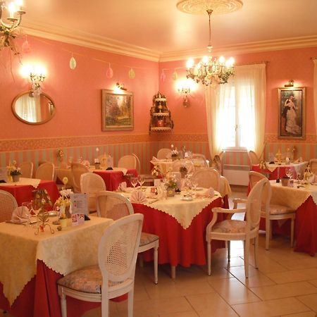 Hotel Le Clos Du Montvinage Étréaupont Екстериор снимка