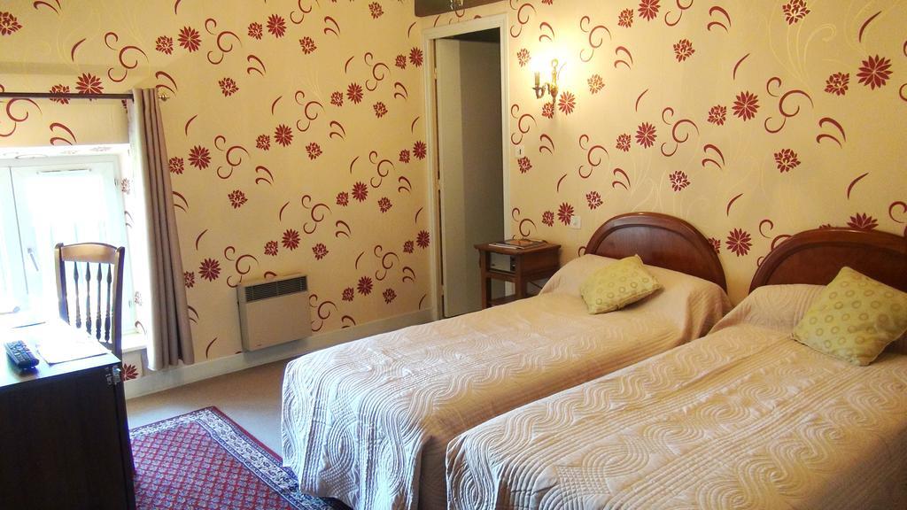 Hotel Le Clos Du Montvinage Étréaupont Стая снимка