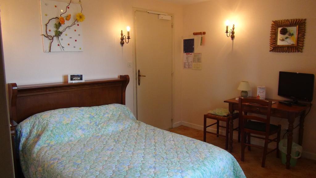 Hotel Le Clos Du Montvinage Étréaupont Стая снимка