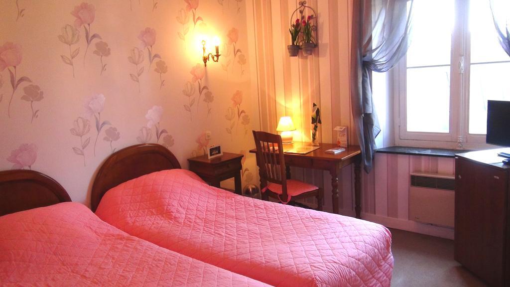 Hotel Le Clos Du Montvinage Étréaupont Стая снимка