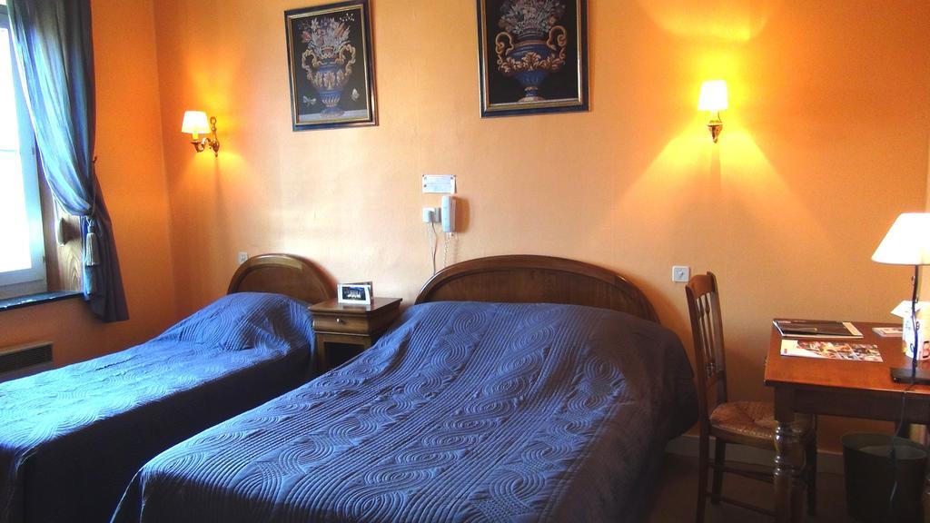 Hotel Le Clos Du Montvinage Étréaupont Стая снимка