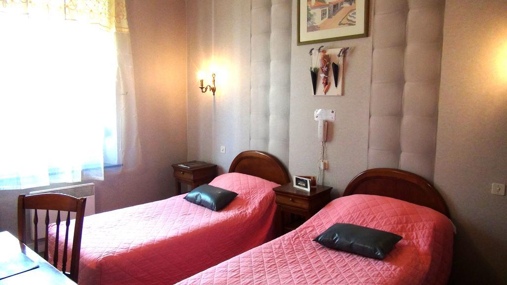 Hotel Le Clos Du Montvinage Étréaupont Стая снимка