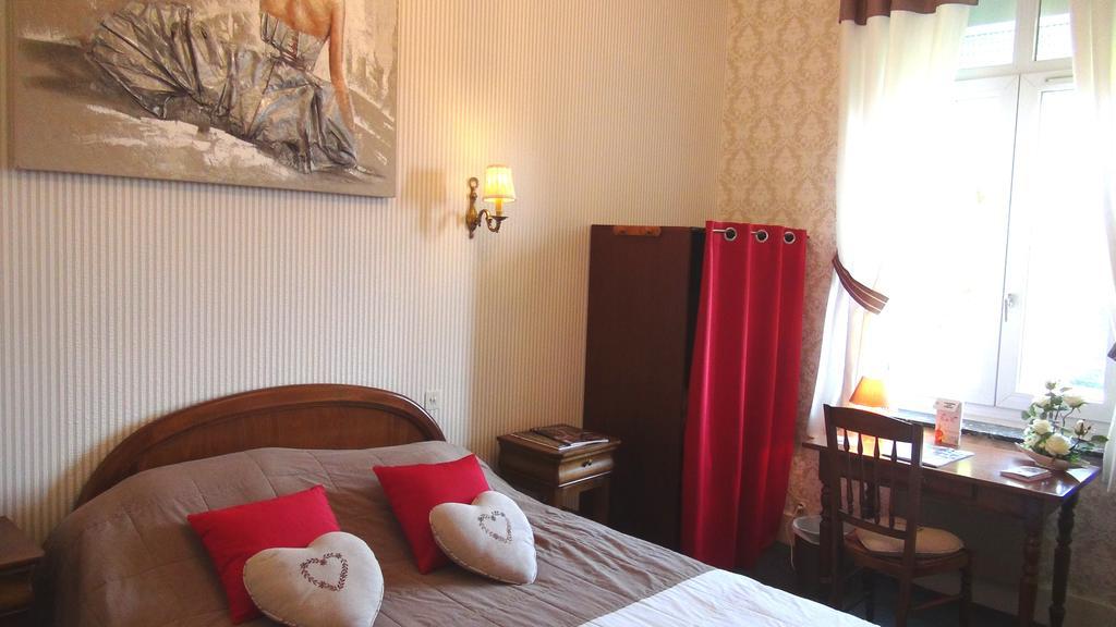 Hotel Le Clos Du Montvinage Étréaupont Стая снимка