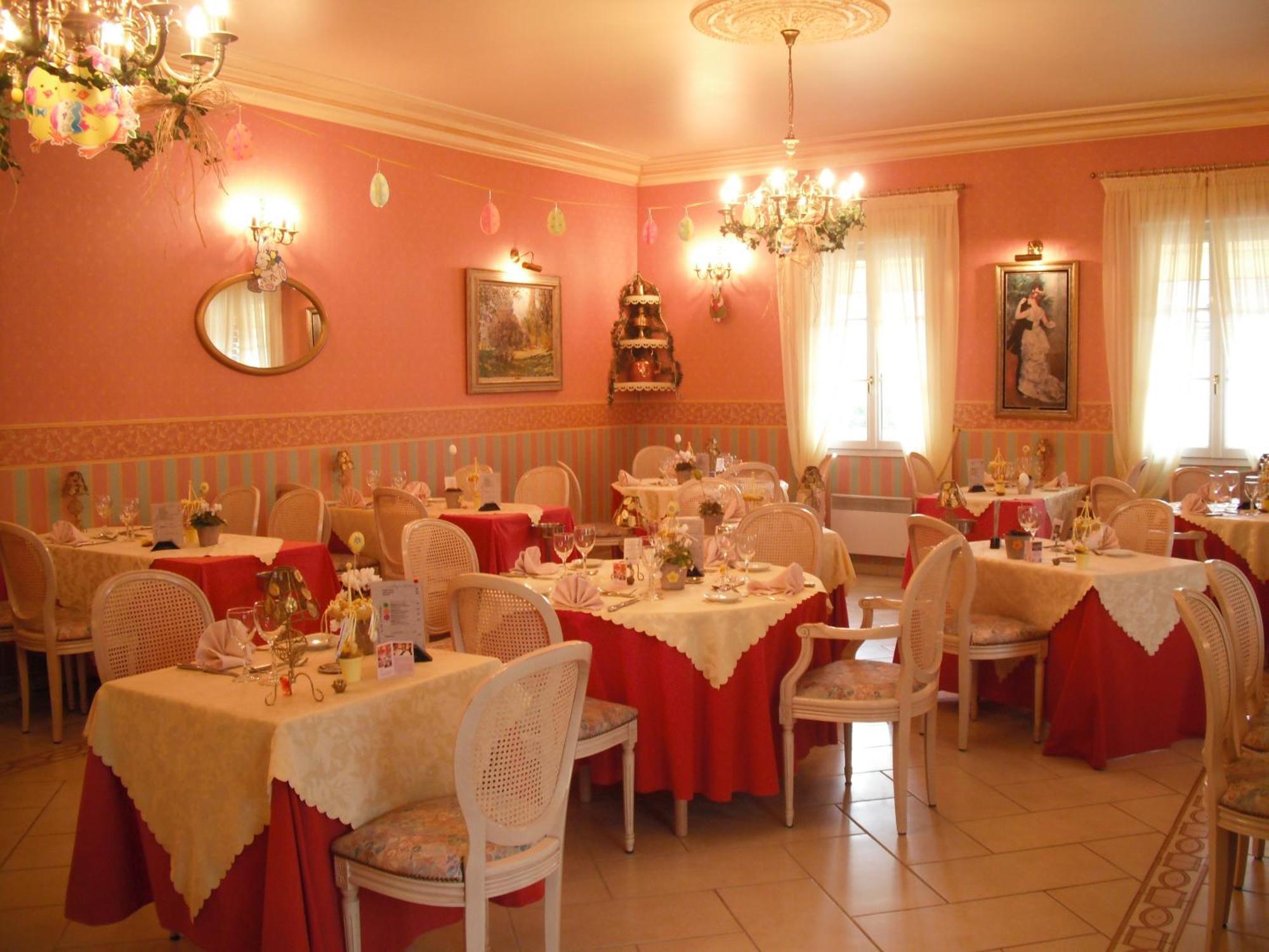 Hotel Le Clos Du Montvinage Étréaupont Екстериор снимка