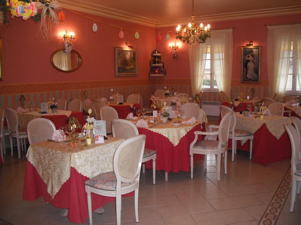 Hotel Le Clos Du Montvinage Étréaupont Екстериор снимка
