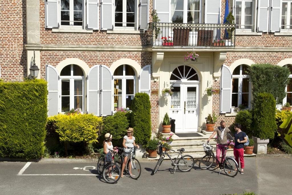 Hotel Le Clos Du Montvinage Étréaupont Екстериор снимка