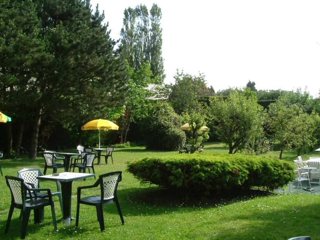 Hotel Le Clos Du Montvinage Étréaupont Екстериор снимка