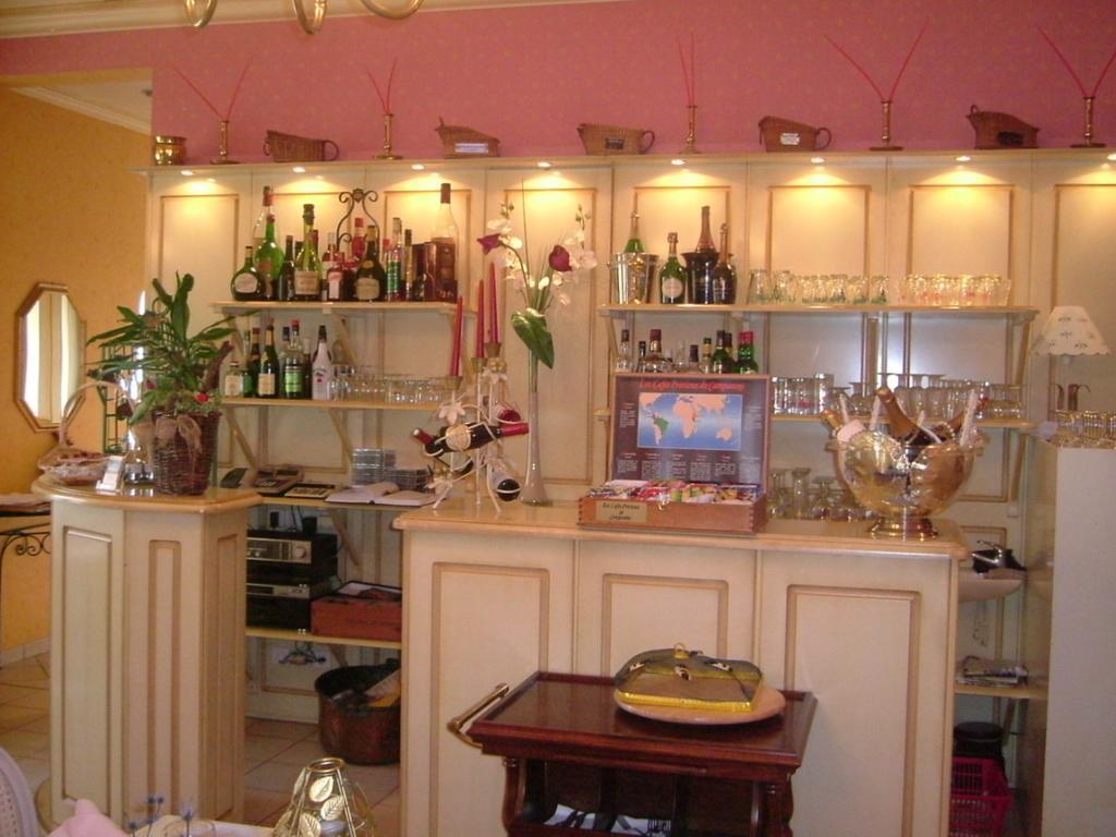 Hotel Le Clos Du Montvinage Étréaupont Екстериор снимка