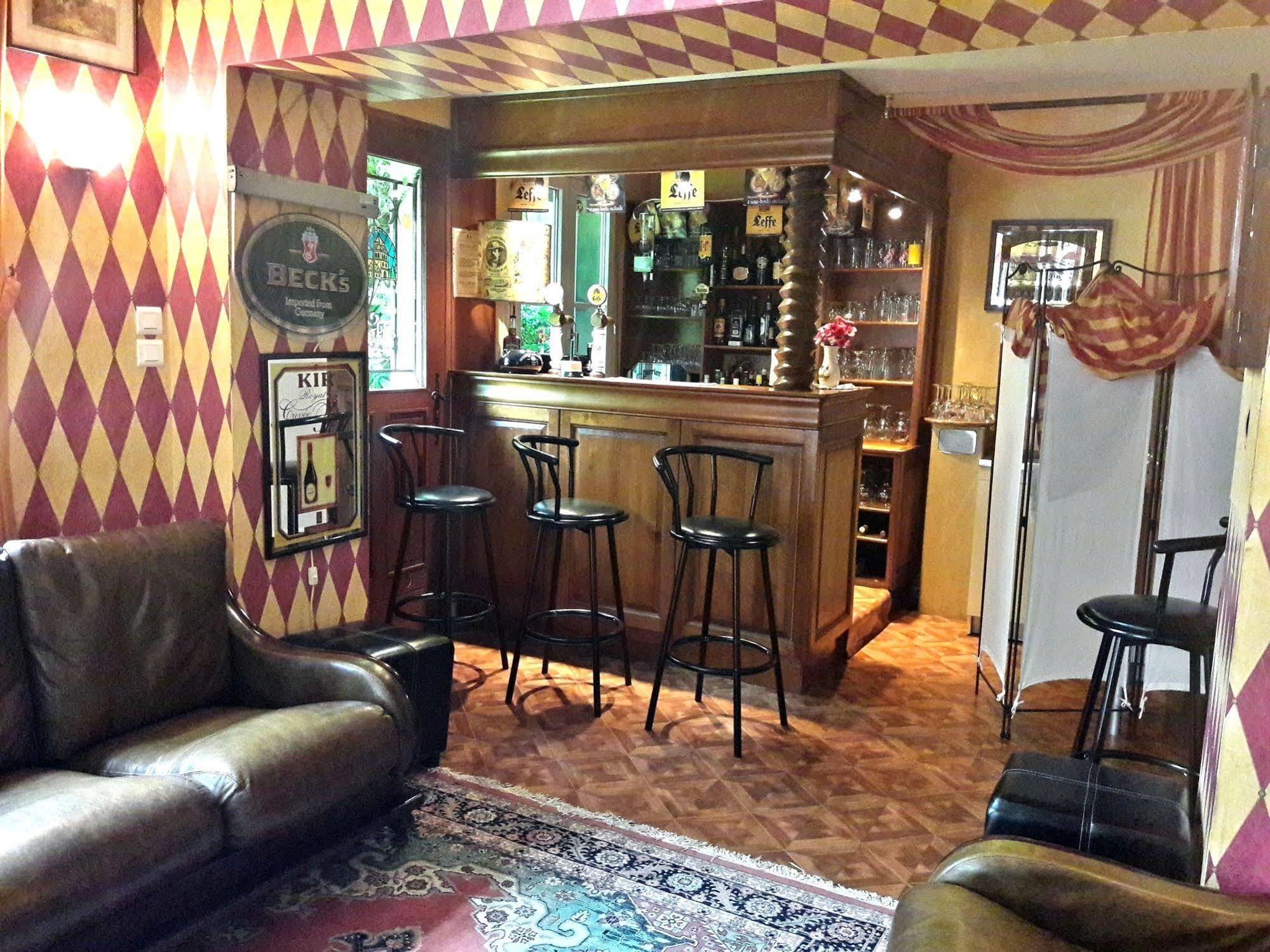 Hotel Le Clos Du Montvinage Étréaupont Екстериор снимка